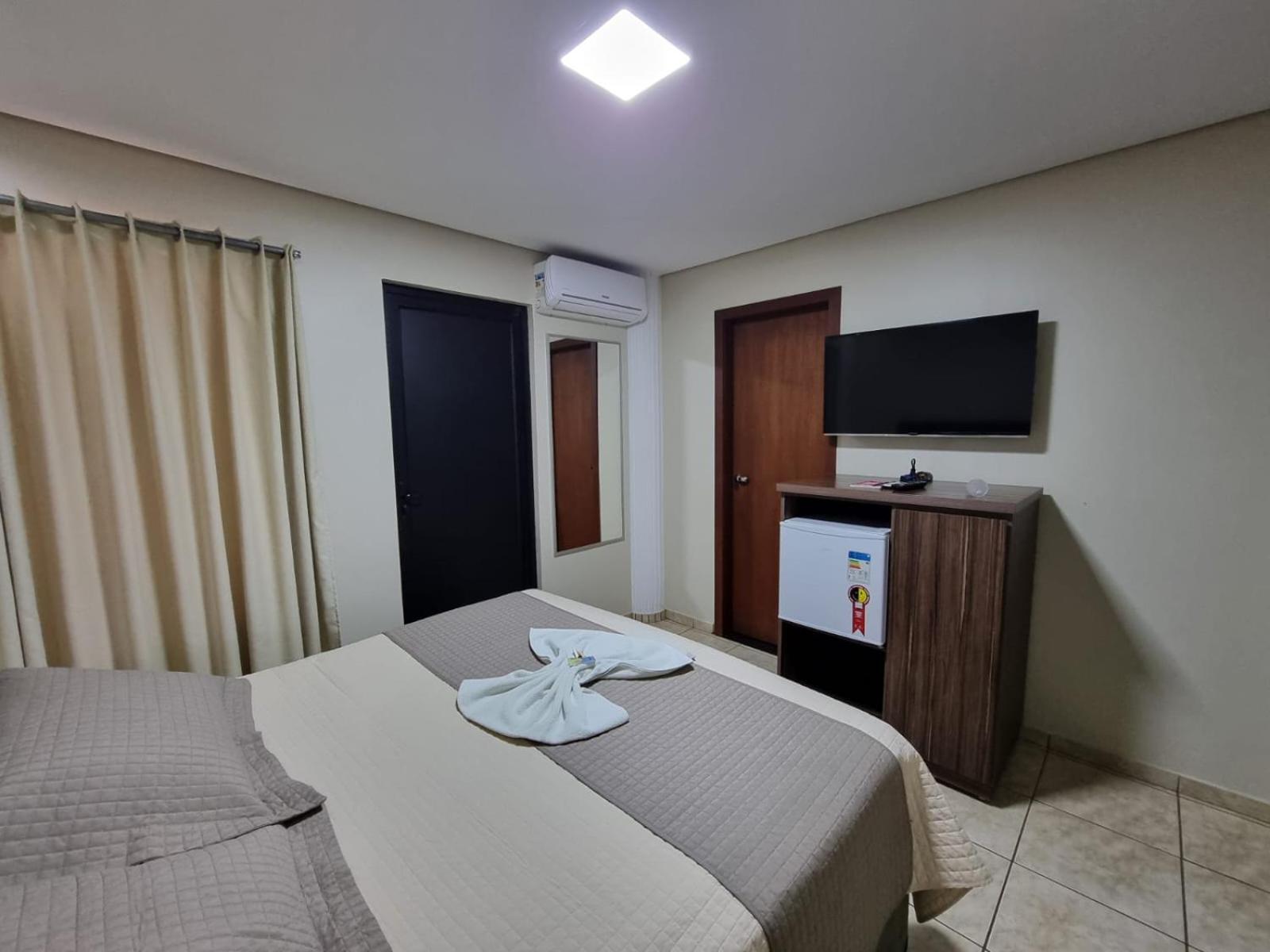 Hotel Itatiaia Tangará da Serra Extérieur photo