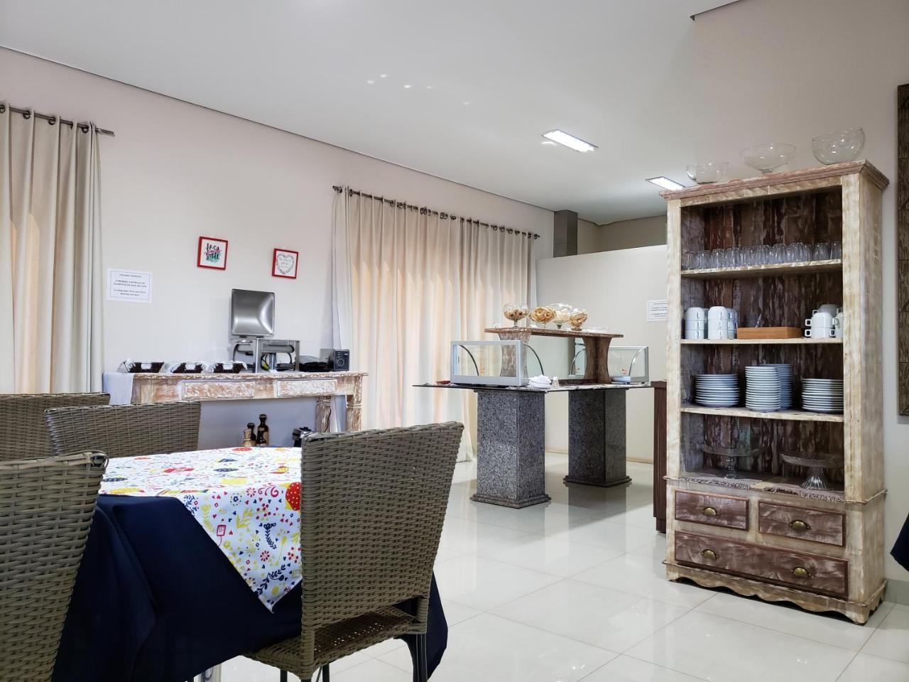 Hotel Itatiaia Tangará da Serra Extérieur photo
